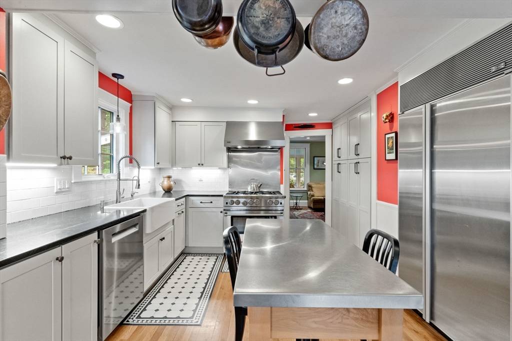 68 Claybrook Rd Dover, MA 02030
