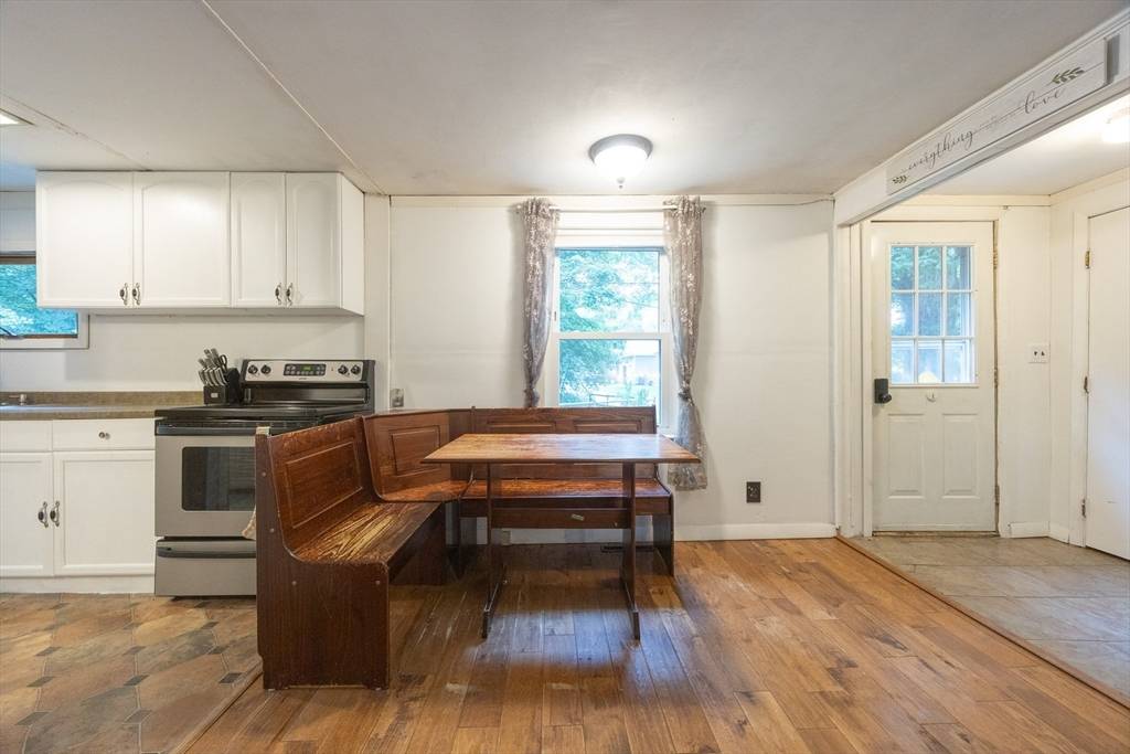 Wrentham, MA 02093,170 Walnut Rd