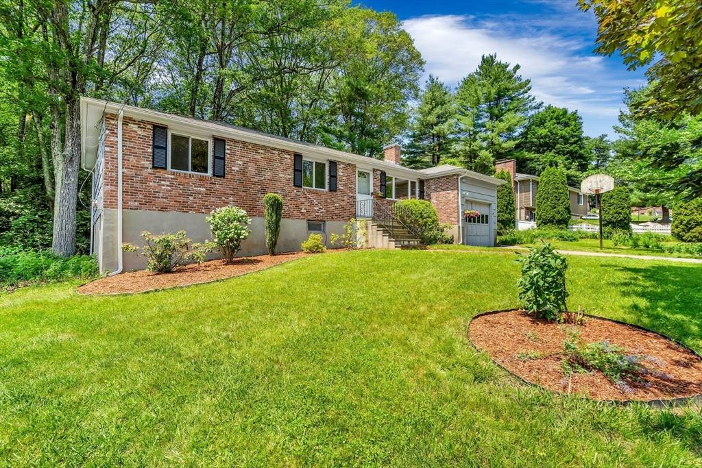 Framingham, MA 01701,10 Westview Rd