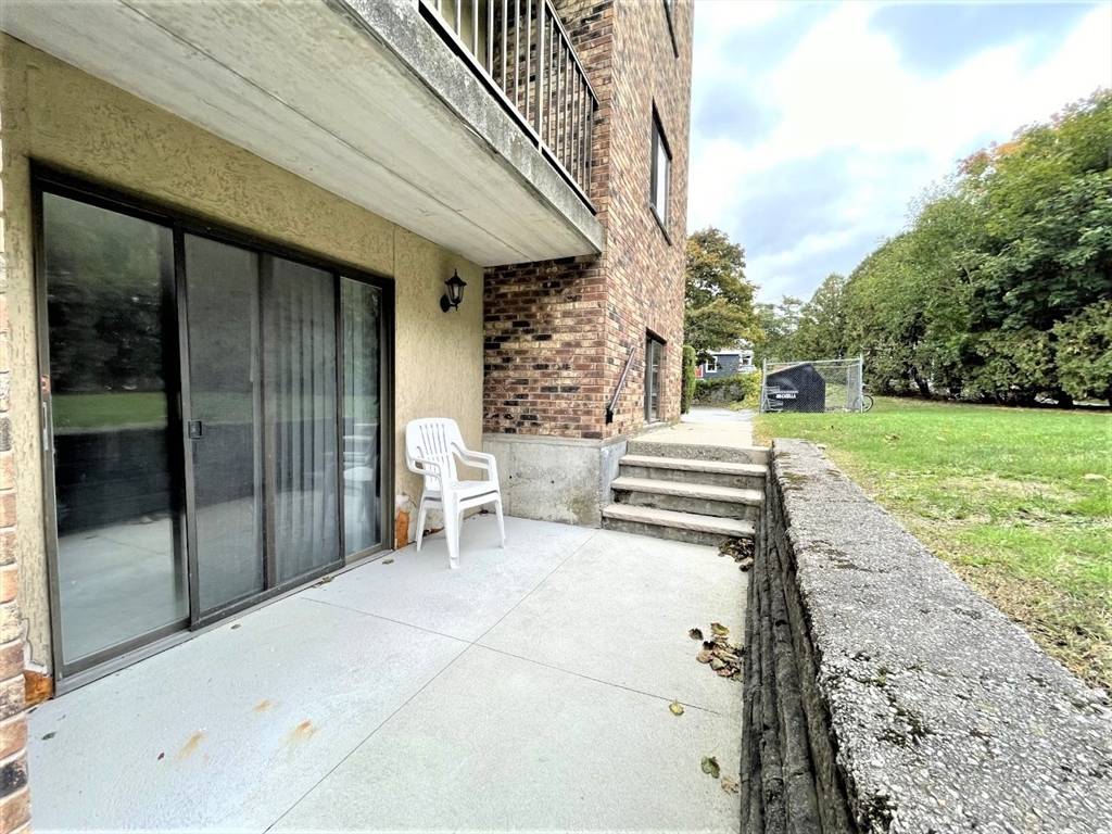 Stoneham, MA 02180,555 Main Street #103