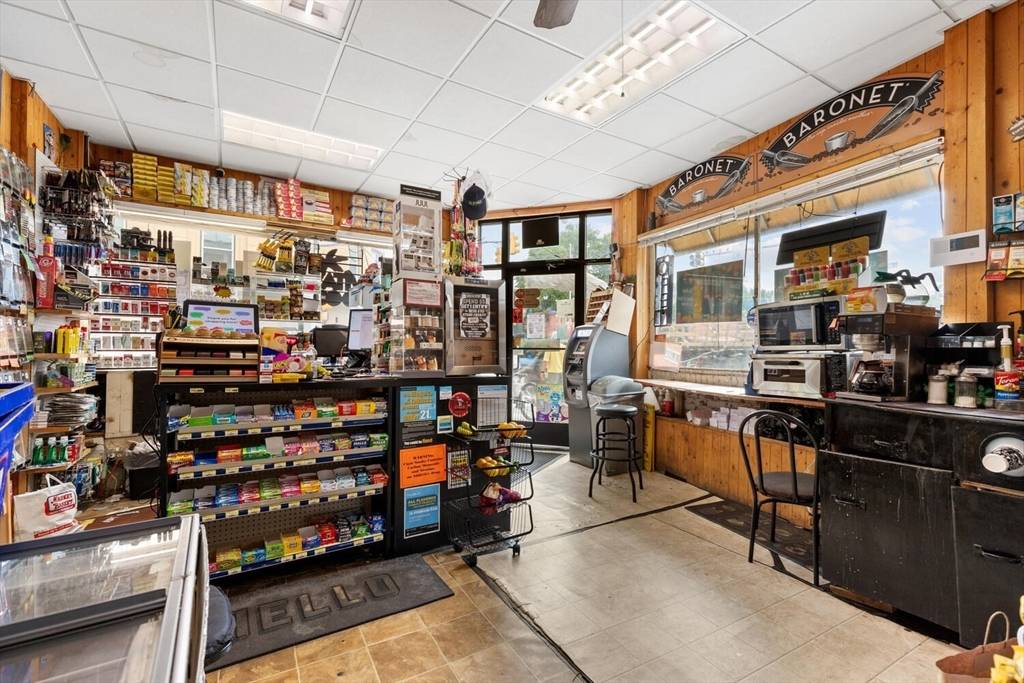 Waltham, MA 02452,605-607 Main St