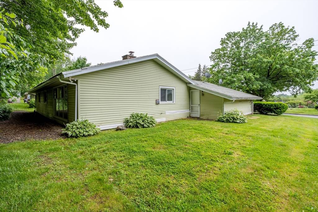 Worcester, MA 01609,61 Barry Rd