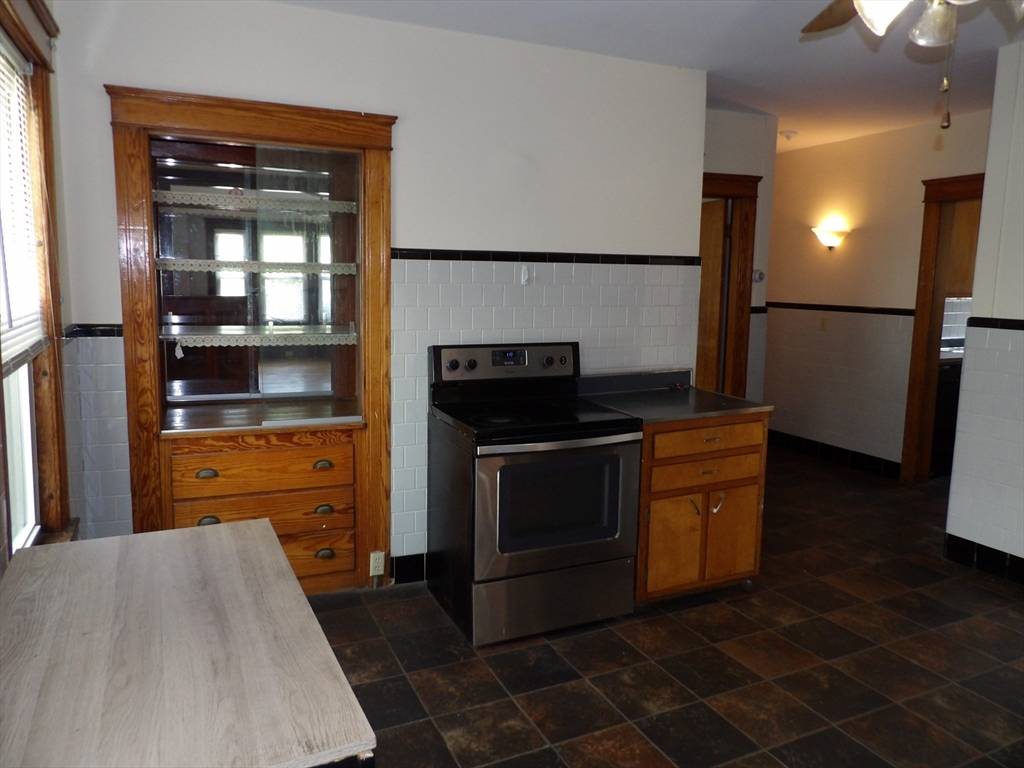 Worcester, MA 01604,412 Grafton St #1