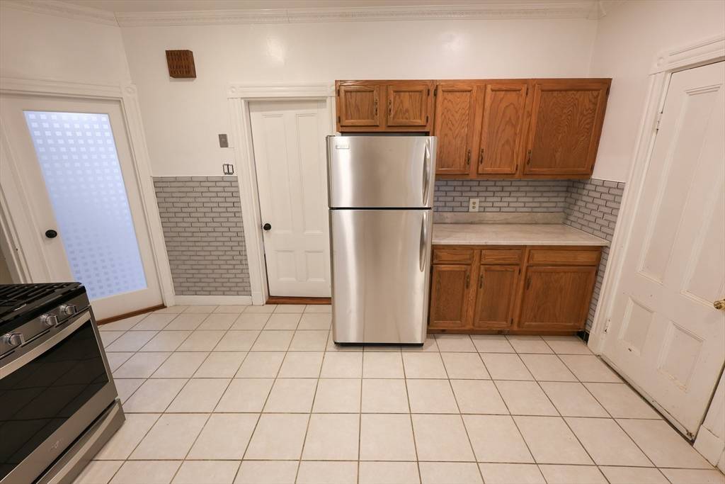Boston, MA 02125,369 Savin Hill Avenue #1