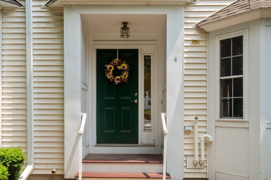 Woburn, MA 01801,555 Main St #4