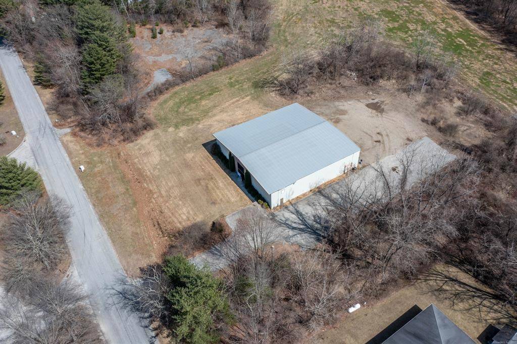 30 Crabtree Lane Woodstock, CT 06281