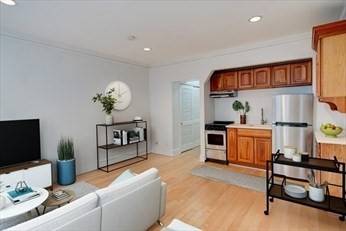 Boston, MA 02116,56 Commonwealth Ave #42
