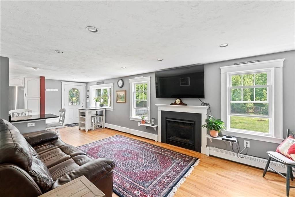 Rockland, MA 02370,74 Rice Ave