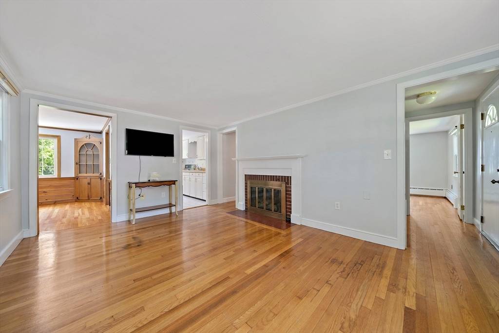 40 Clearwater Dr Boston, MA 02126