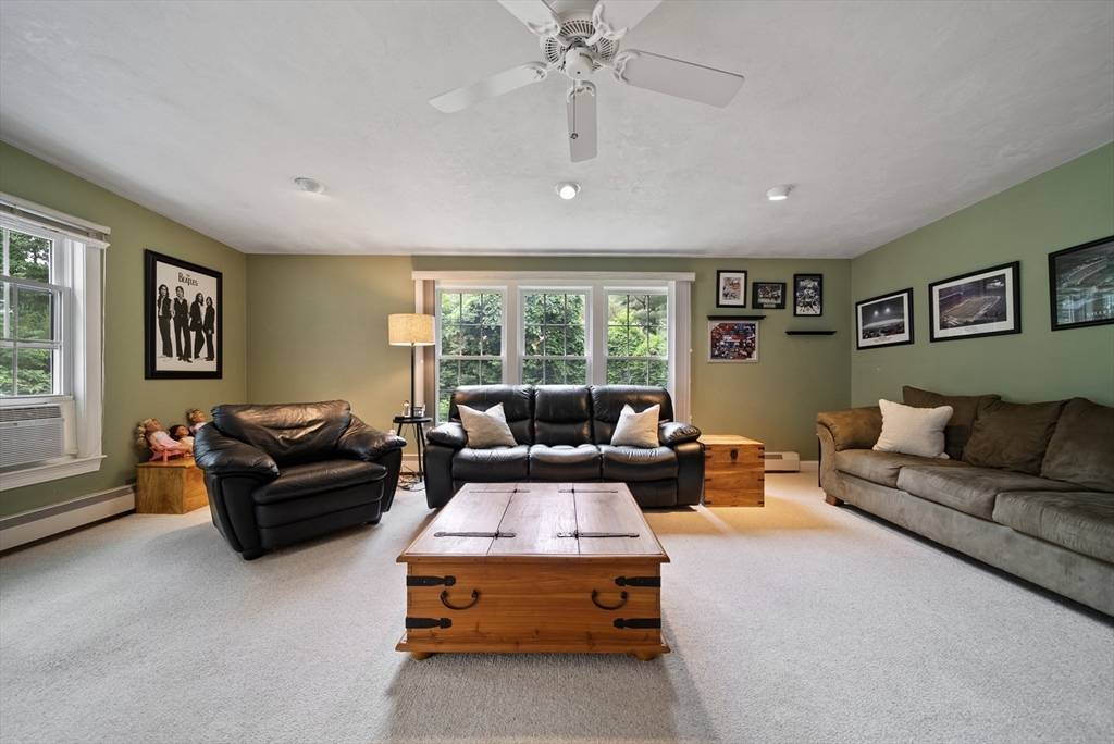 185 Chestnut St Foxboro, MA 02035