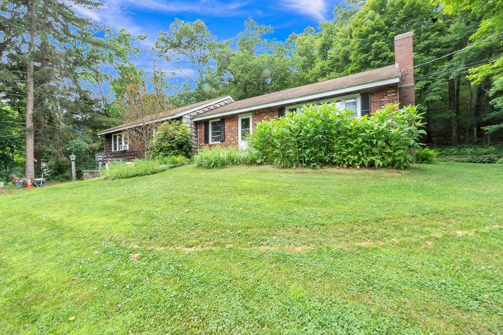 Brimfield, MA 01010,10 Hillside Dr