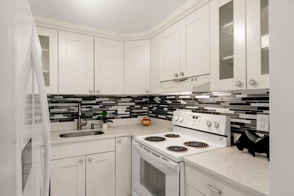 Weymouth, MA 02188,215 Winter St #5R