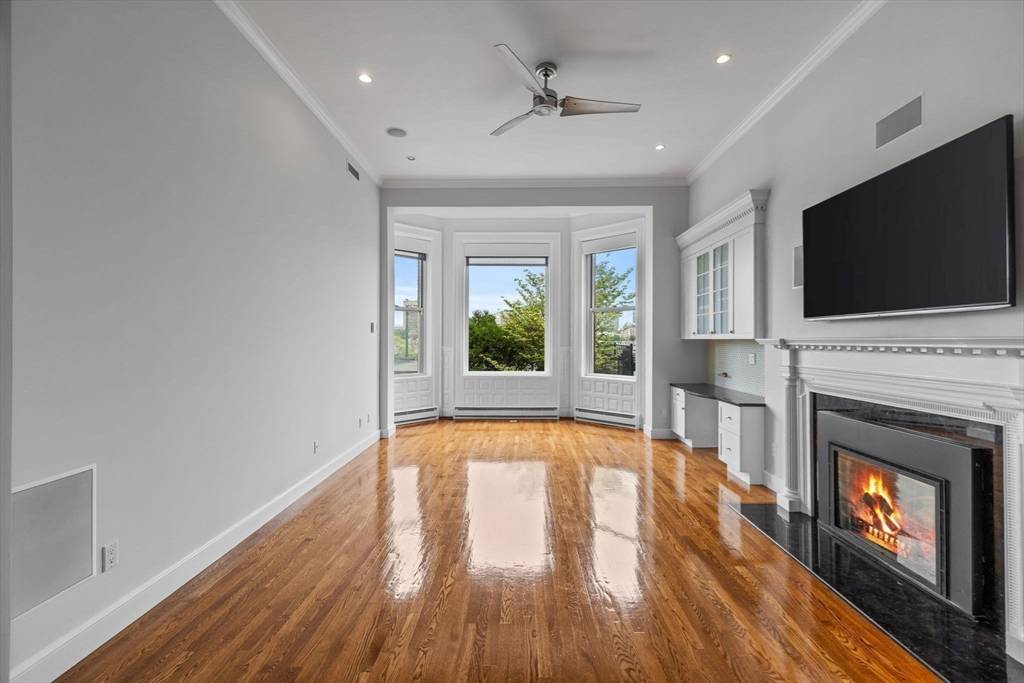Boston, MA 02116,316 Beacon St #1