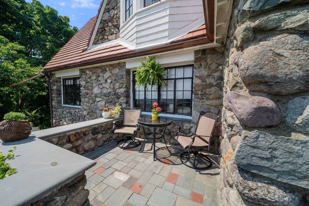 Quincy, MA 02171,63 Crabtree Road