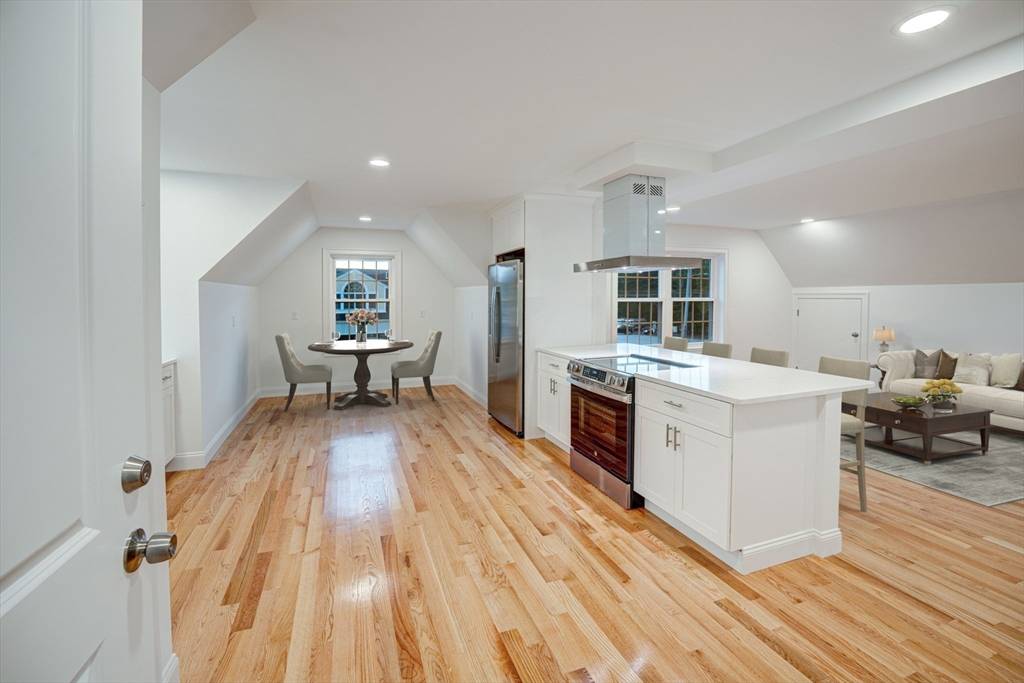 Acton, MA 01720,117 Great Road #117