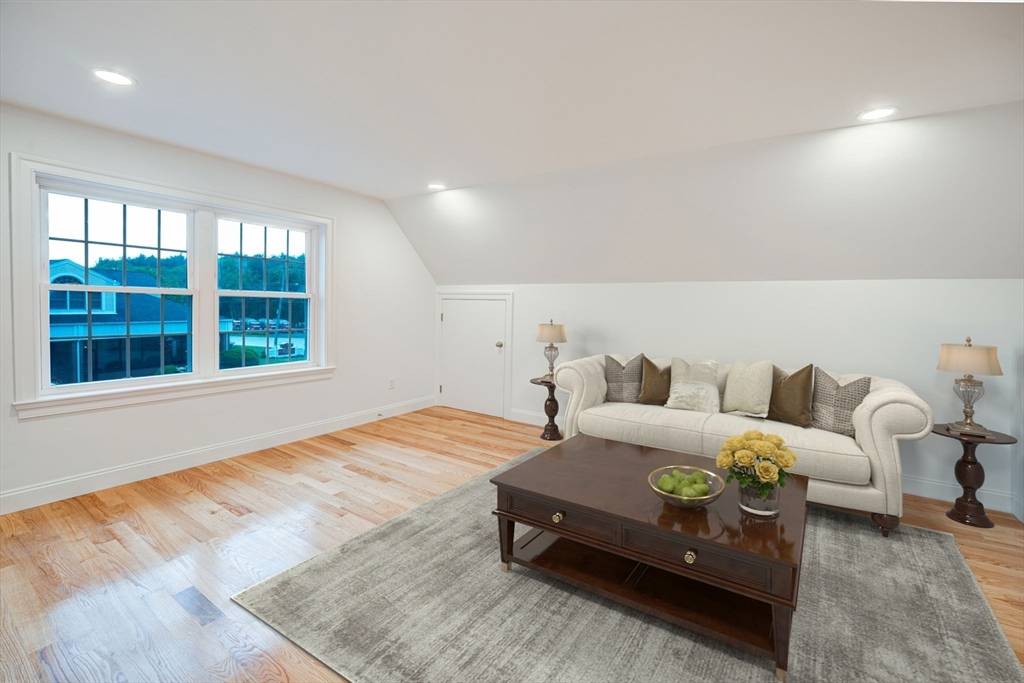 Acton, MA 01720,117 Great Road #117