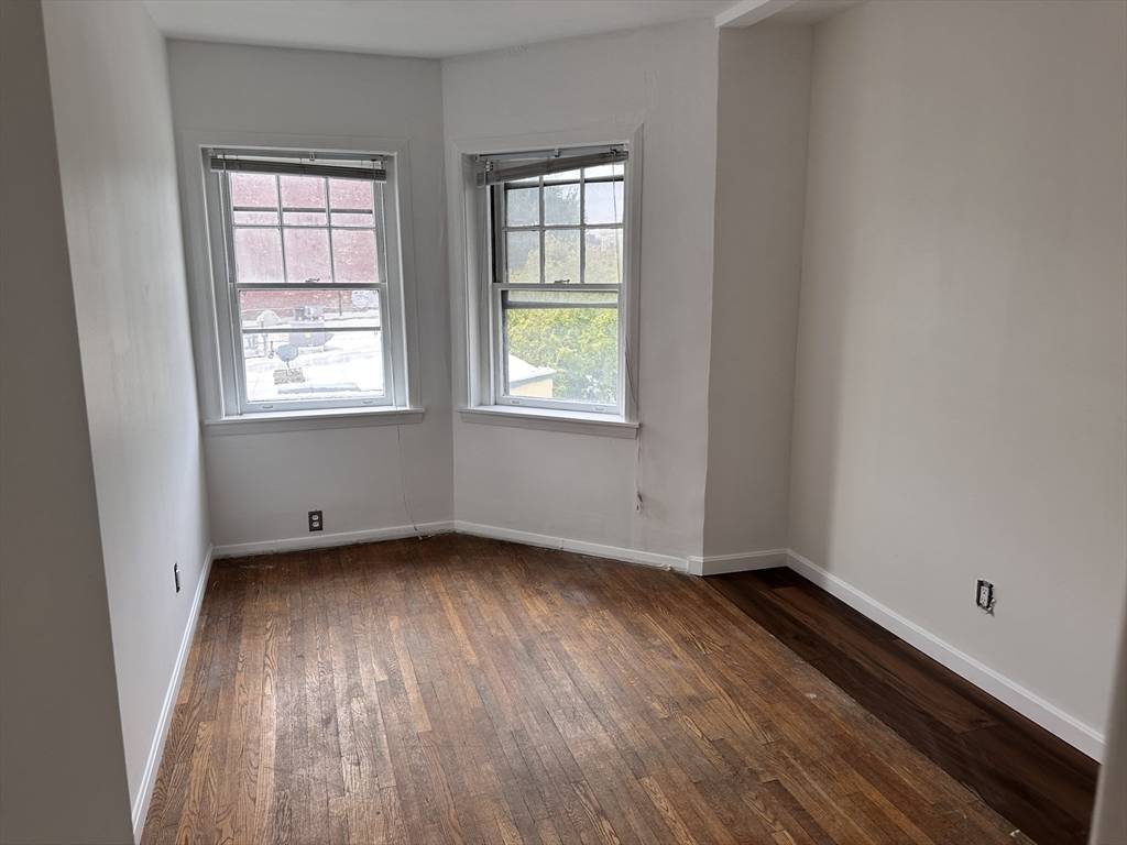 Boston, MA 02215,923 Beacon #3