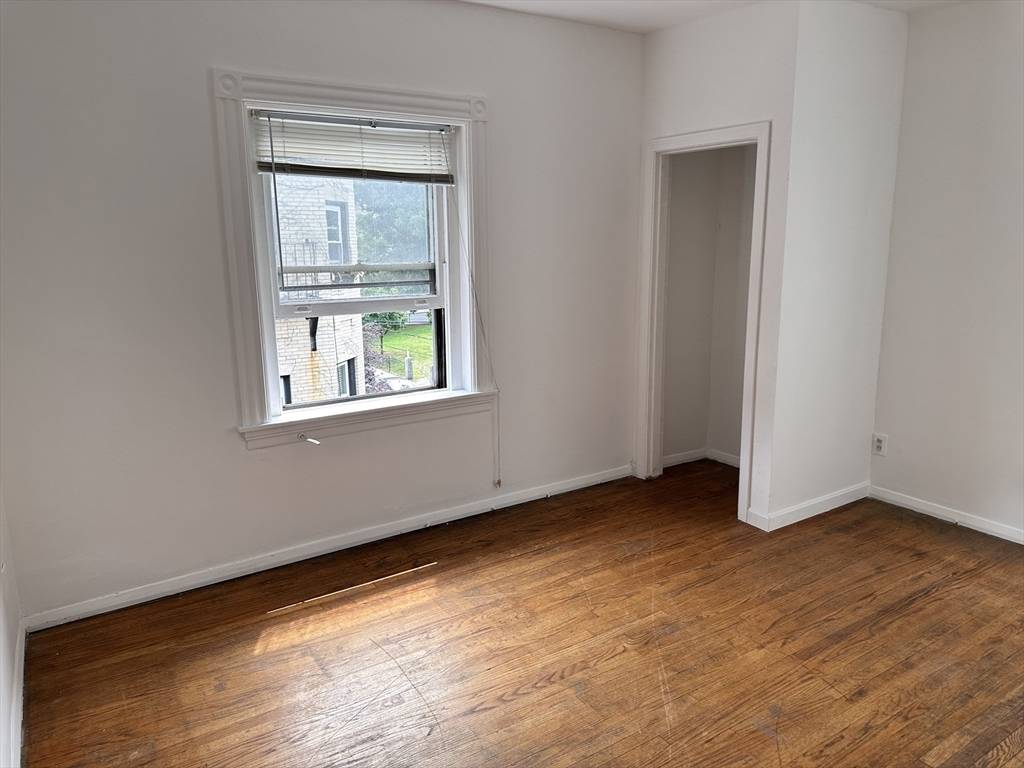 Boston, MA 02215,923 Beacon #3