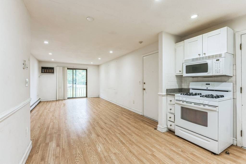 Methuen, MA 01844,395 Merrimack St #35