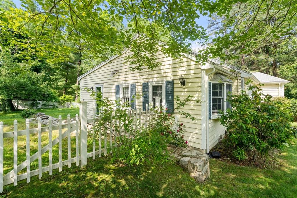 Westwood, MA 02090,61 Conant Road