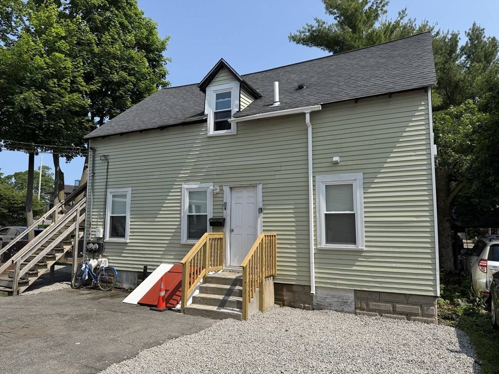Attleboro, MA 02703,6 & 6R Holman St