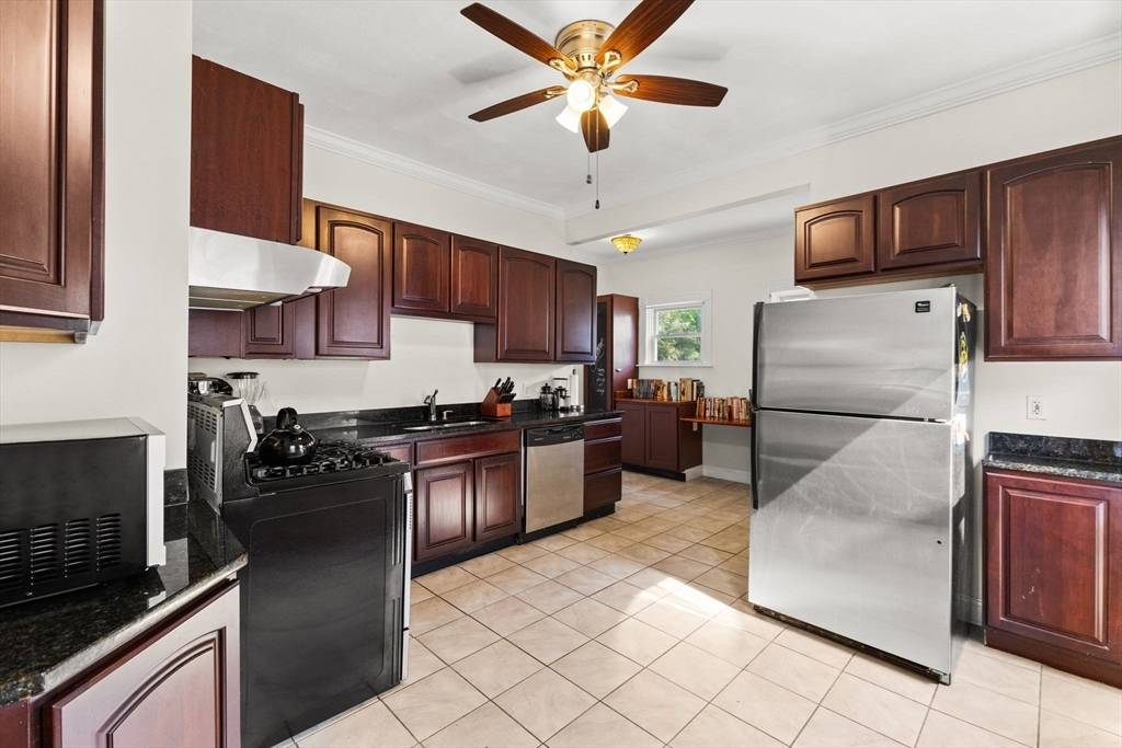 Providence, RI 02906,202 Rochambeau Ave #2
