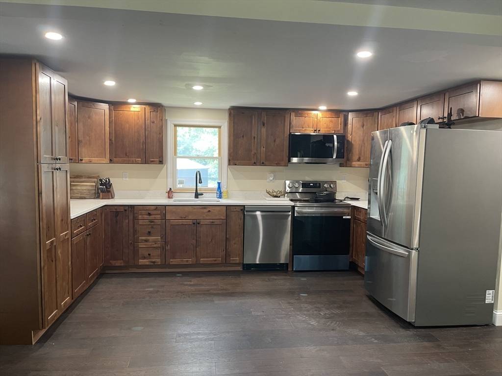 Freetown, MA 02702,11 Pleasant St