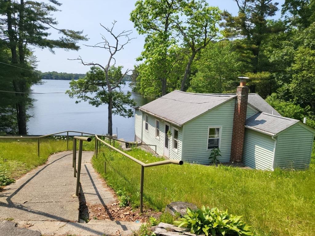 Wareham, MA 02538,8 Plymouth Ave
