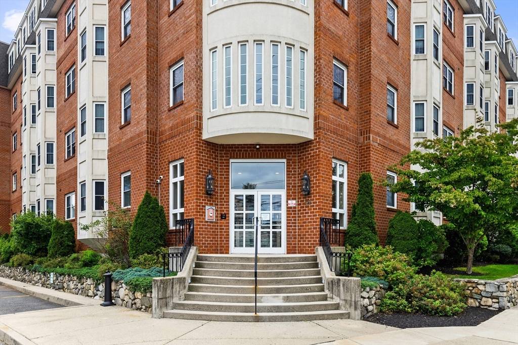 Everett, MA 02149,120 Wyllis Avene #420