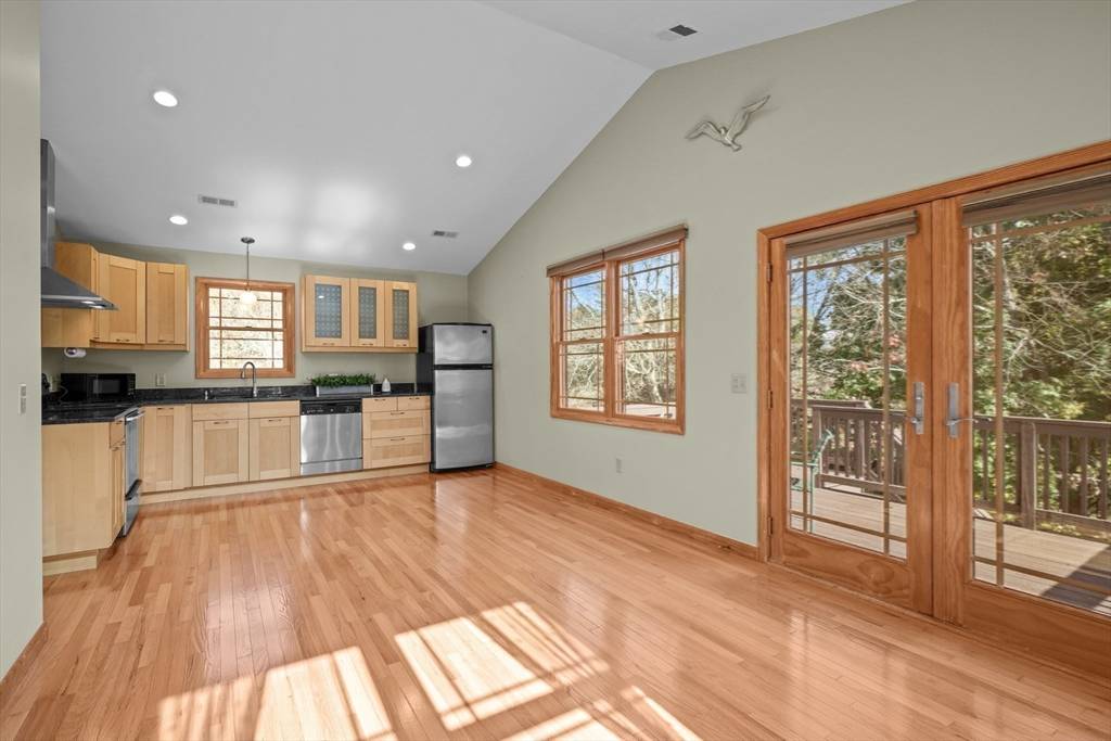 Warwick, RI 02889,99 Terrace Ave