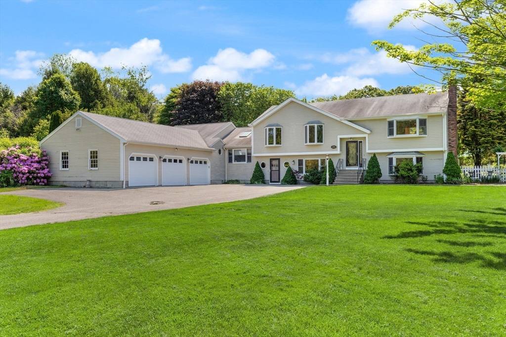 Stow, MA 01775,241 Red Acre Rd