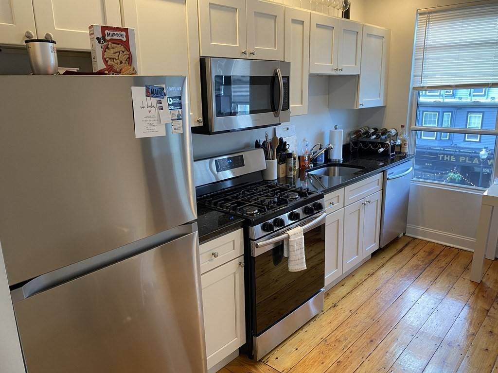 Boston, MA 02127,663 East Broadway #3B