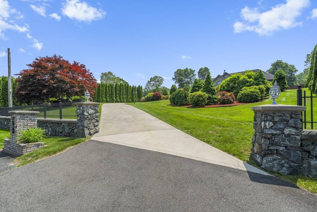 Ludlow, MA 01056,1172 East St