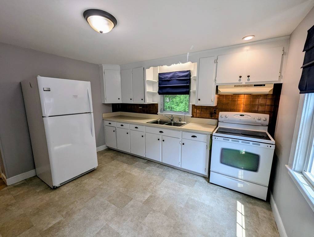 Franklin, MA 02038,1 Conlyn Ave