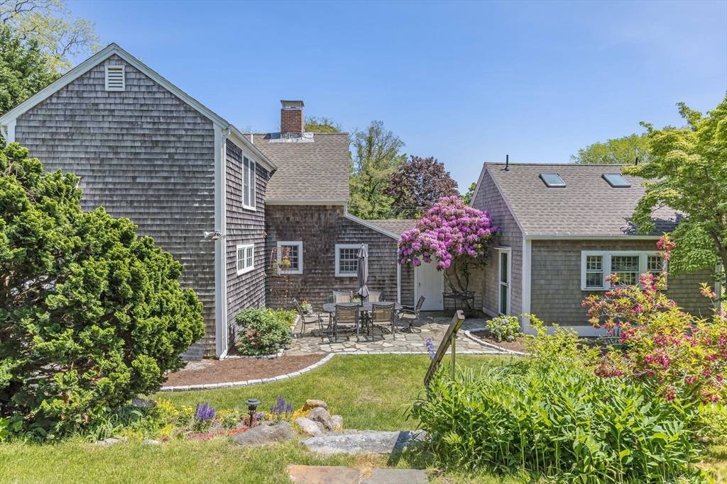 Orleans, MA 02653,142 Monument Rd
