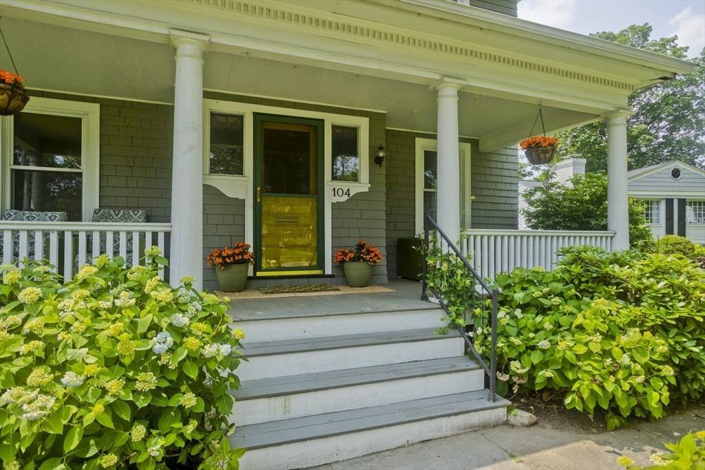 Longmeadow, MA 01106,104 Longmeadow St