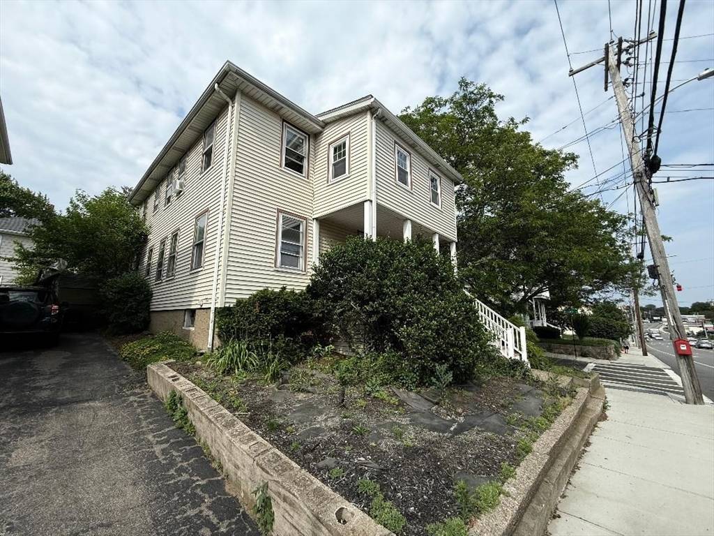 Quincy, MA 02169,210 Quincy Ave #210