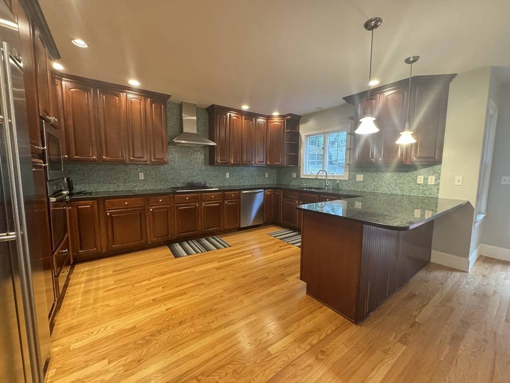 Waltham, MA 02453,44 Rockridge Rd