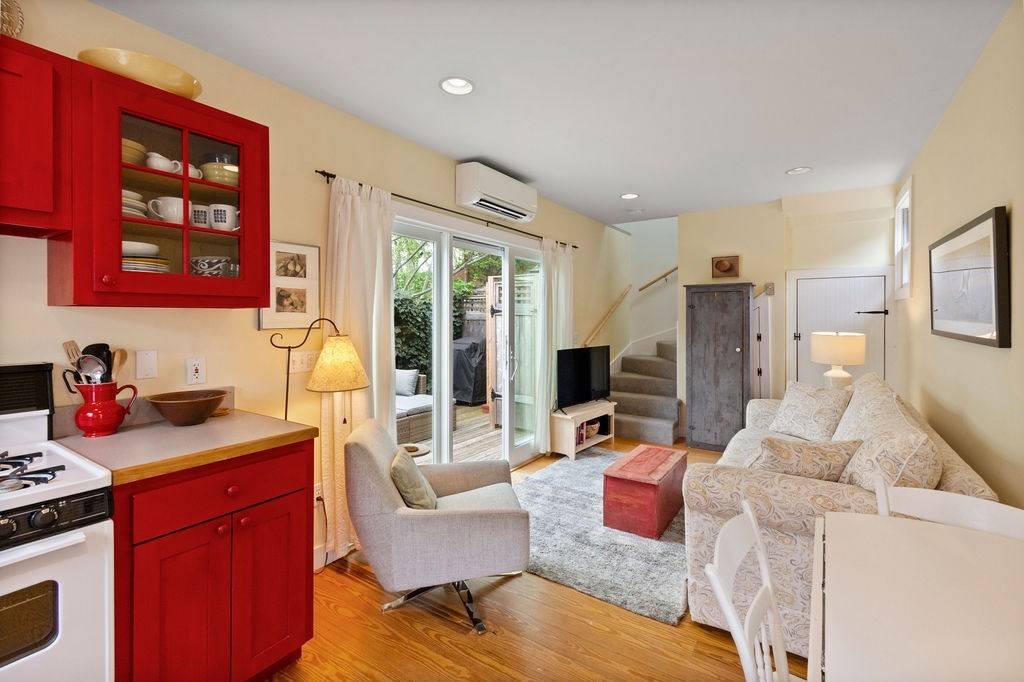 48 Pleasant Street #3 Provincetown, MA 02657