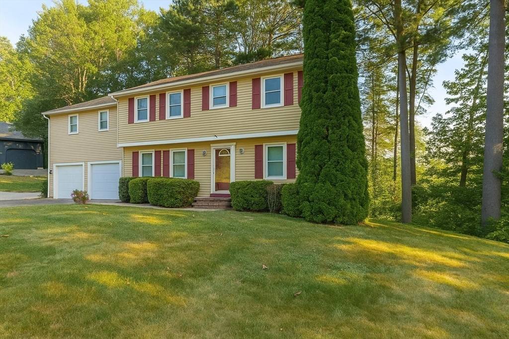 Haverhill, MA 01830,11 Solitaire Drive