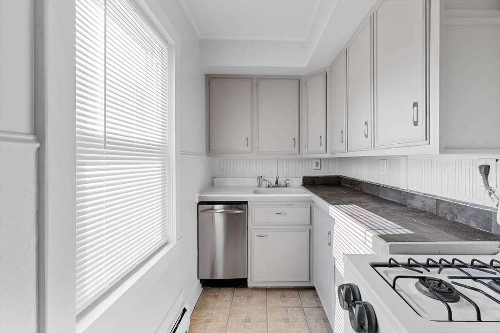 Swansea, MA 02777,40 Louis Street