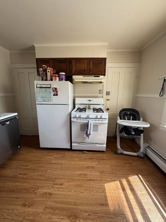 Marblehead, MA 01945,5 Evans Rd #1