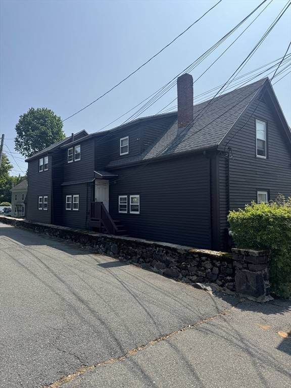Marblehead, MA 01945,5 Evans Rd #1