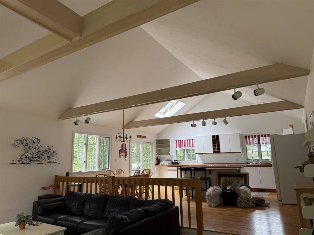 Mashpee, MA 02649,183 Monomoscoy Rd