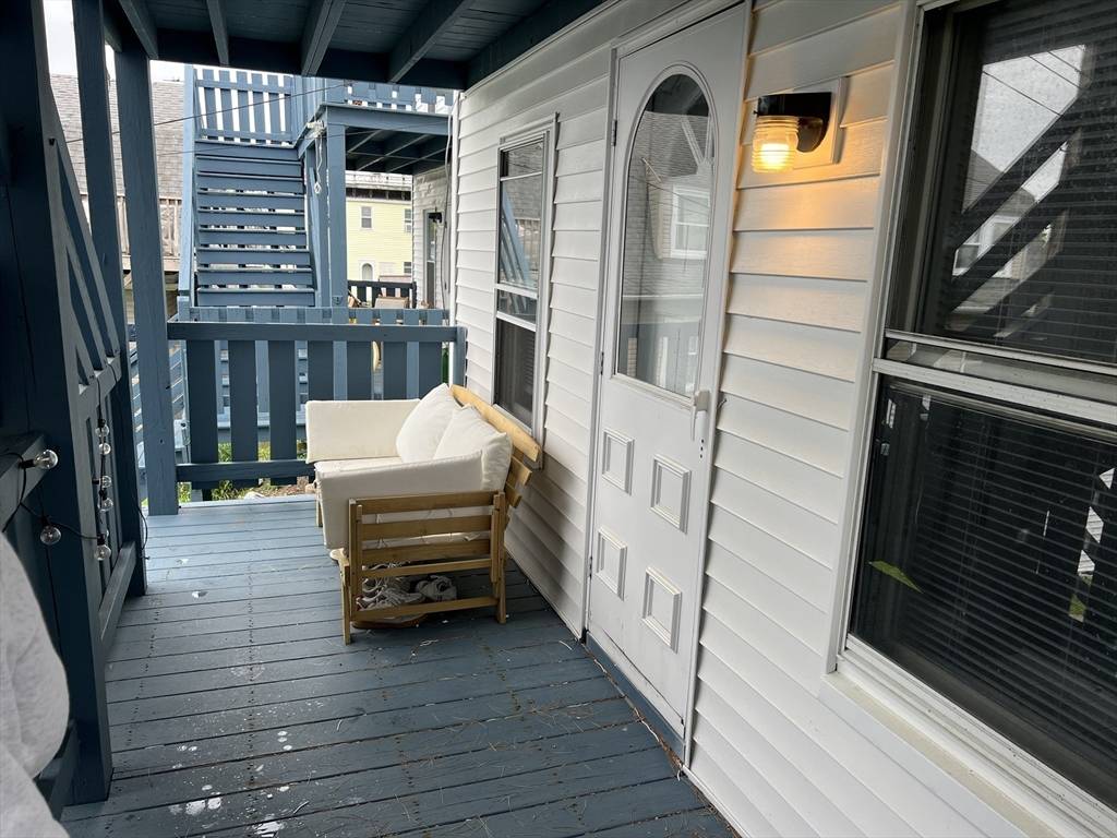 Winthrop, MA 02152,21 Siren St #A