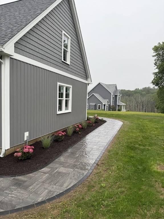 Charlton, MA 01507,40 Blood Rd