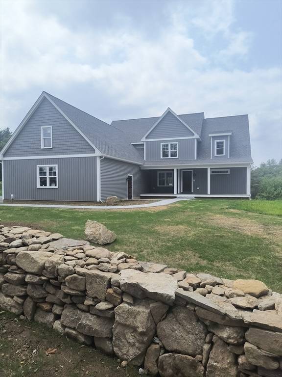 Charlton, MA 01507,40 Blood Rd