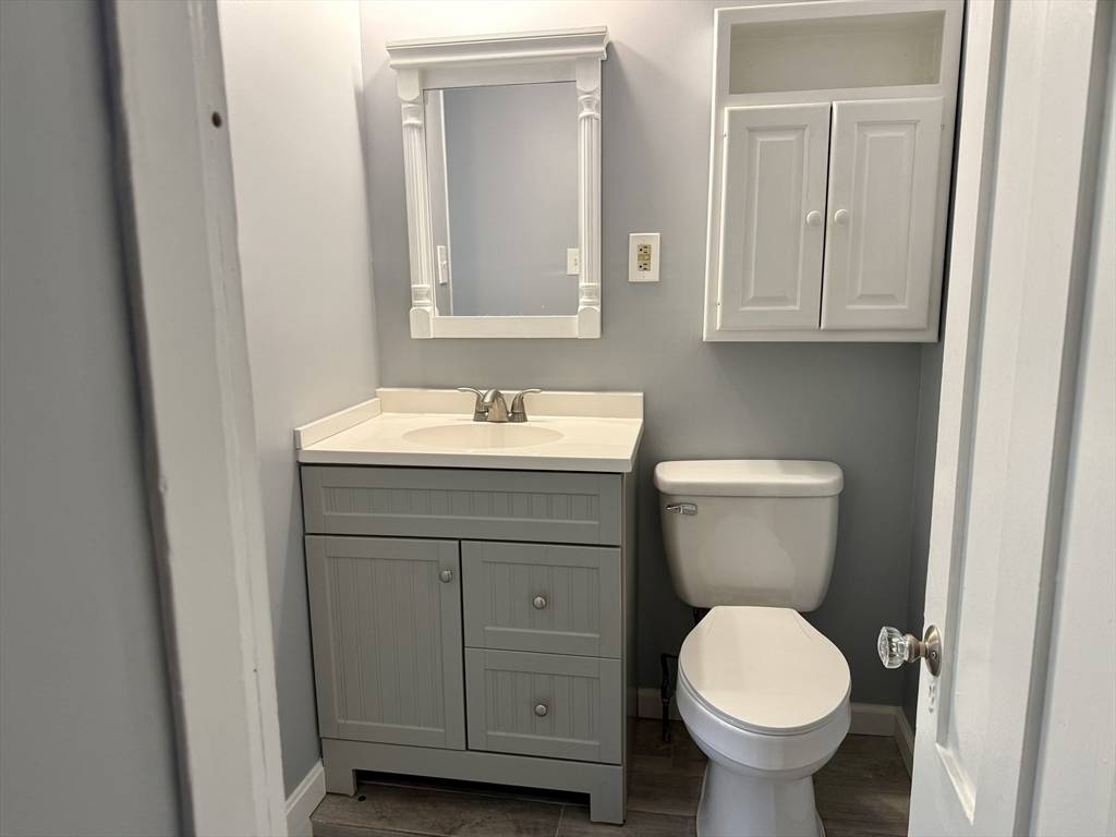Woburn, MA 01801,15 Church Ave #4