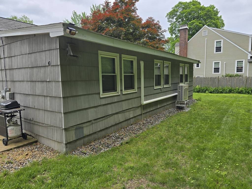 West Brookfield, MA 01585,68 Lake Shore Dr