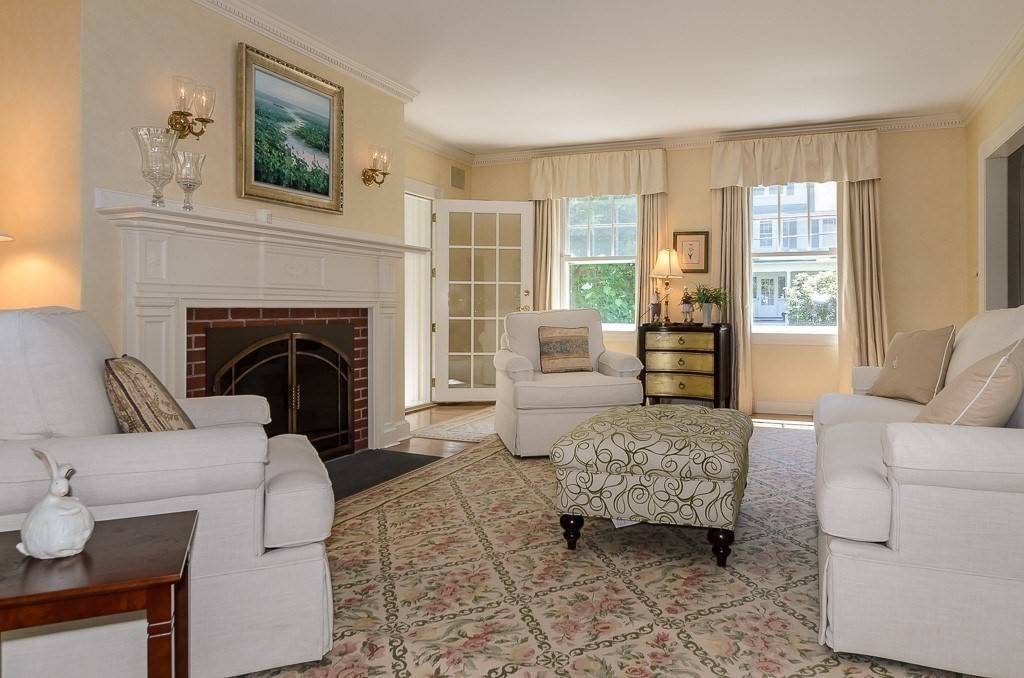Wellesley, MA 02482,22 Leighton Rd